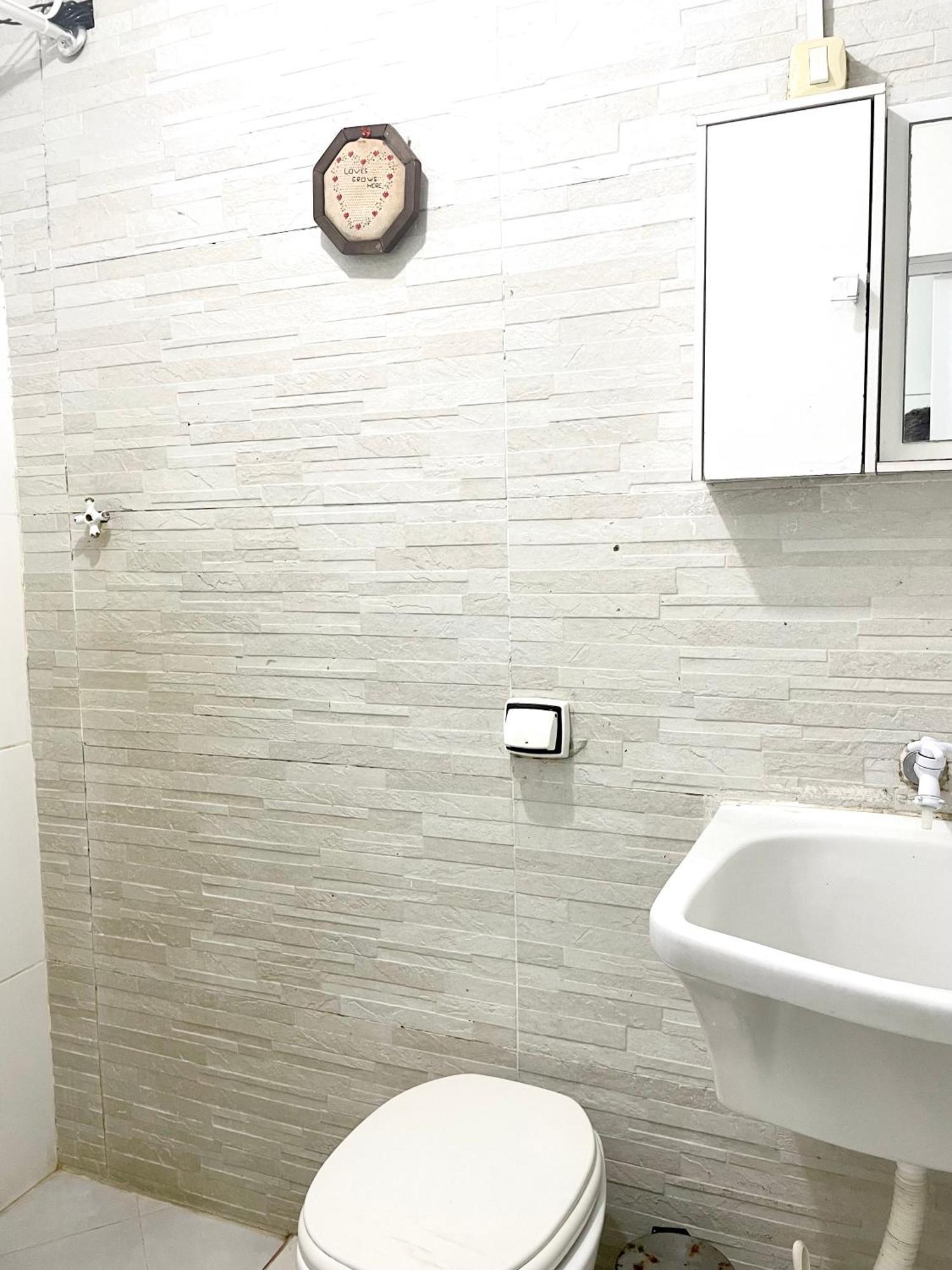 Kitinete 815 Com Otima Localizacao *